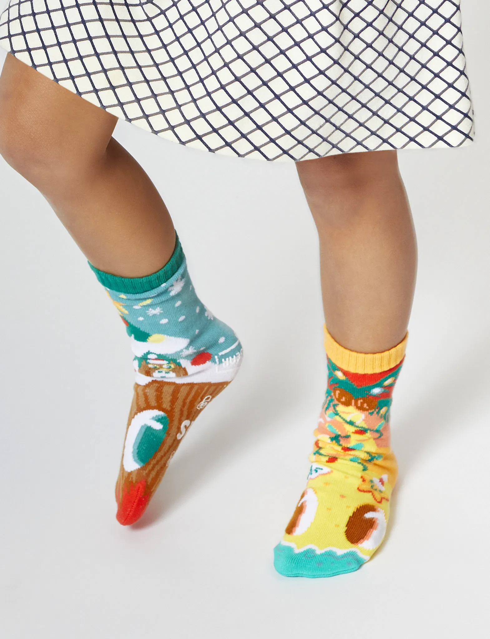 Piney & Coco Mismatched Christmas Socks: A Festive Pair - Kids