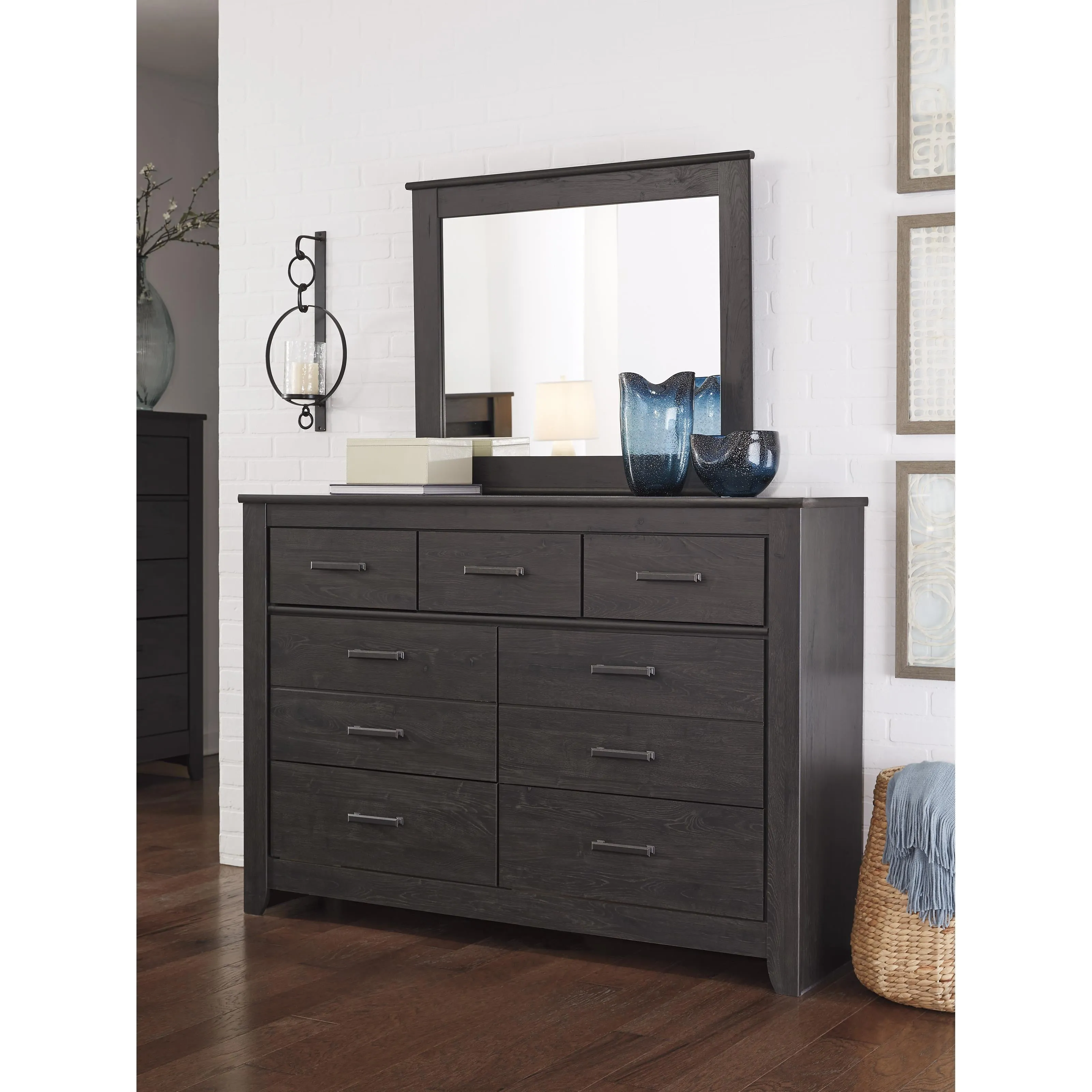 Signature Design by Ashley Brinxton 7-Drawer Dresser with Mirror B249-31/B249-36